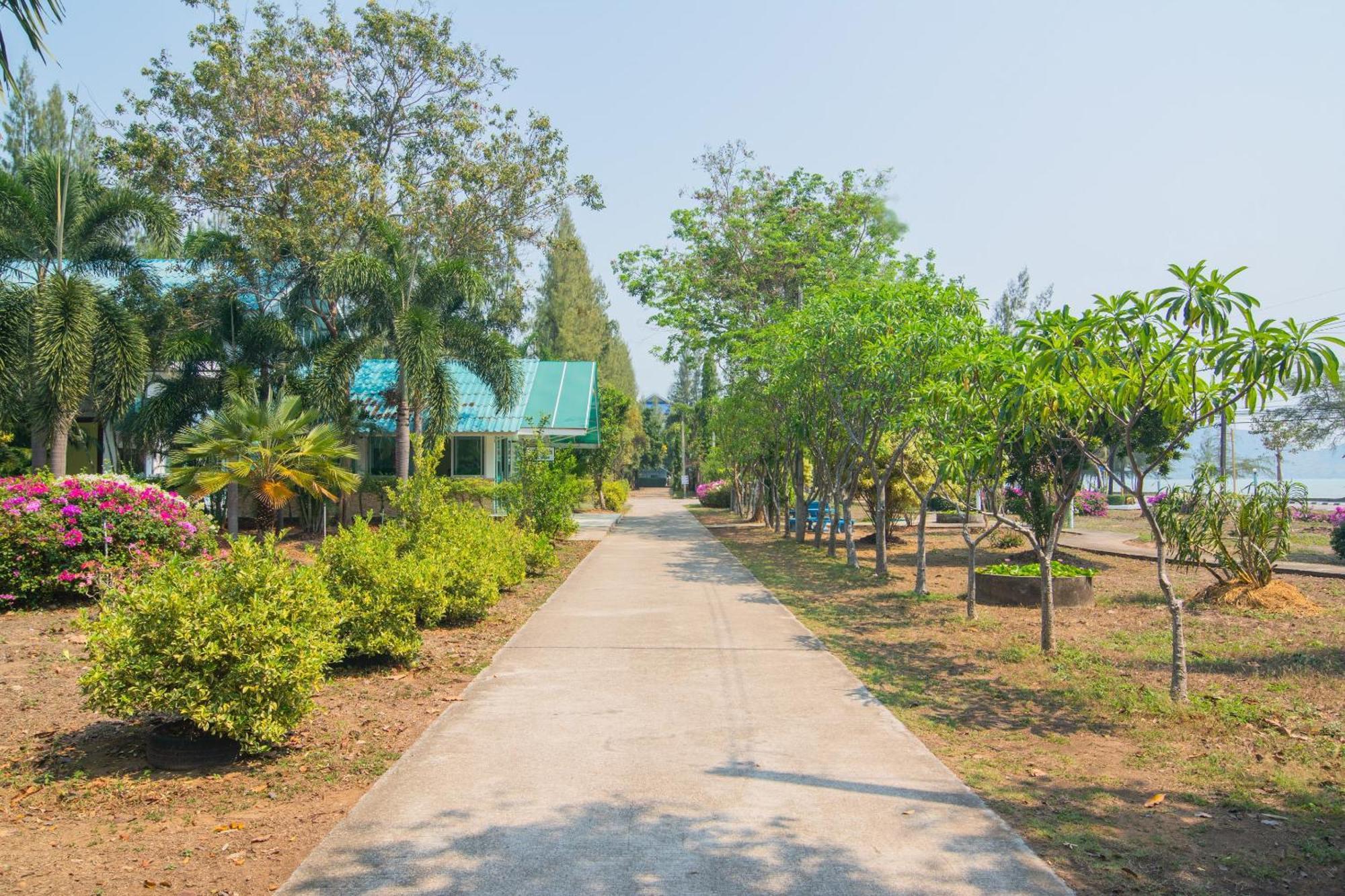 OYO 614 Koh Lak Resort Prachuap Khiri Khan Bagian luar foto