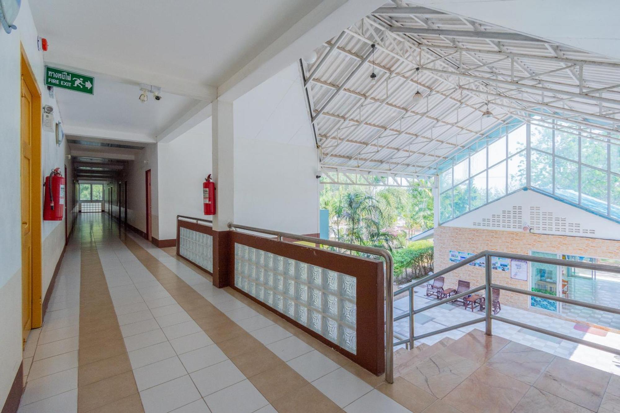 OYO 614 Koh Lak Resort Prachuap Khiri Khan Bagian luar foto